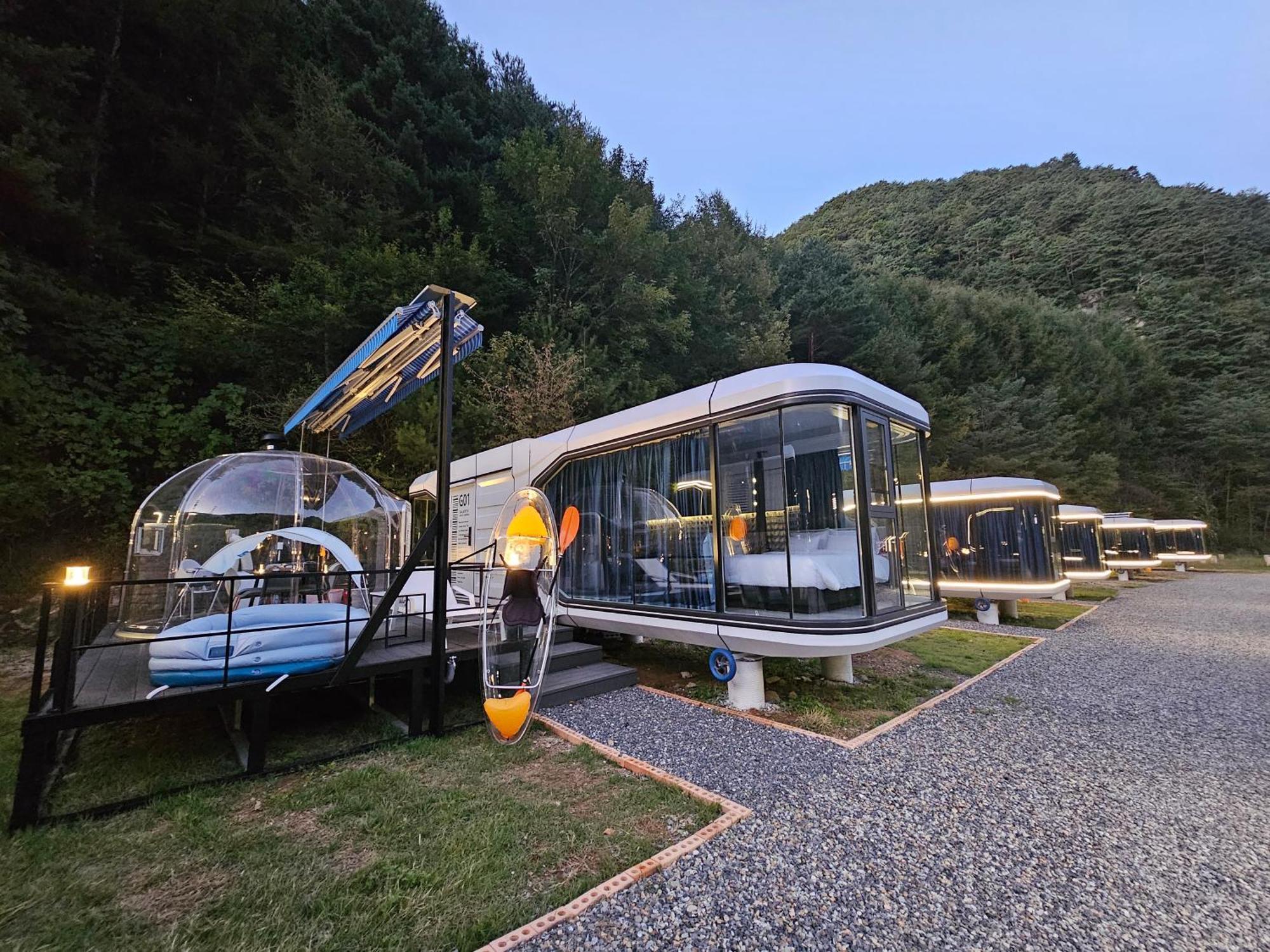 פיאונגצ'אנג Galaxy X Hotel Type Caravan Glamping & Pension מראה חיצוני תמונה