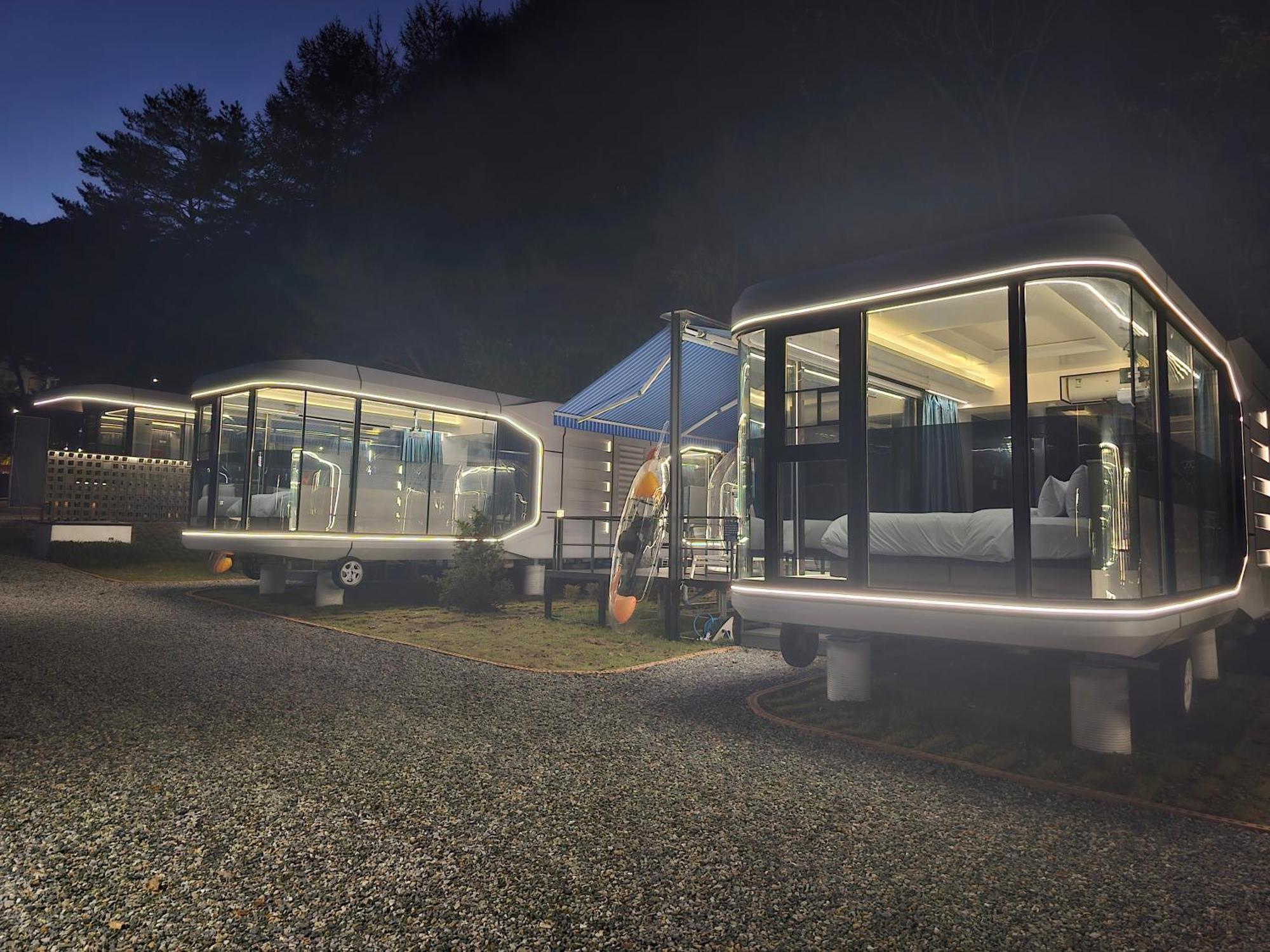 פיאונגצ'אנג Galaxy X Hotel Type Caravan Glamping & Pension מראה חיצוני תמונה